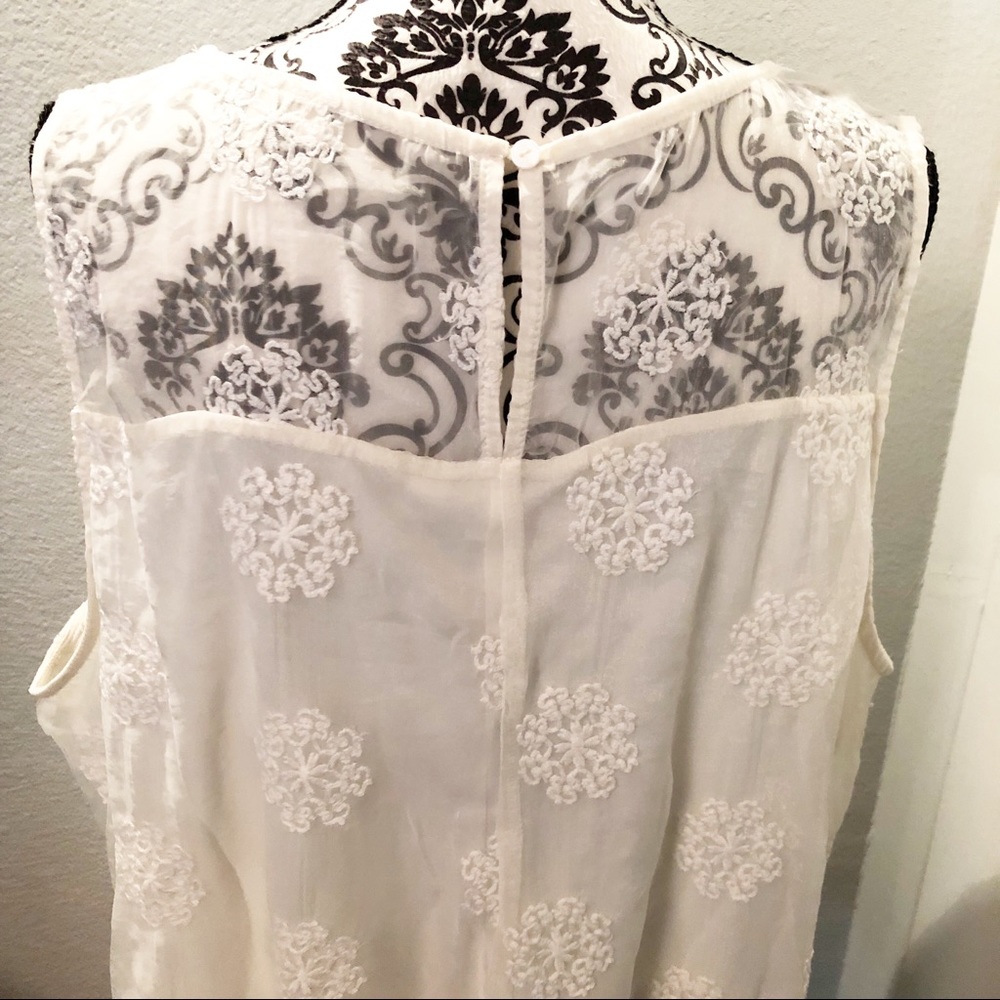 Torrid Women Lace and Embroidered Tank NWT - Picture 4 of 6